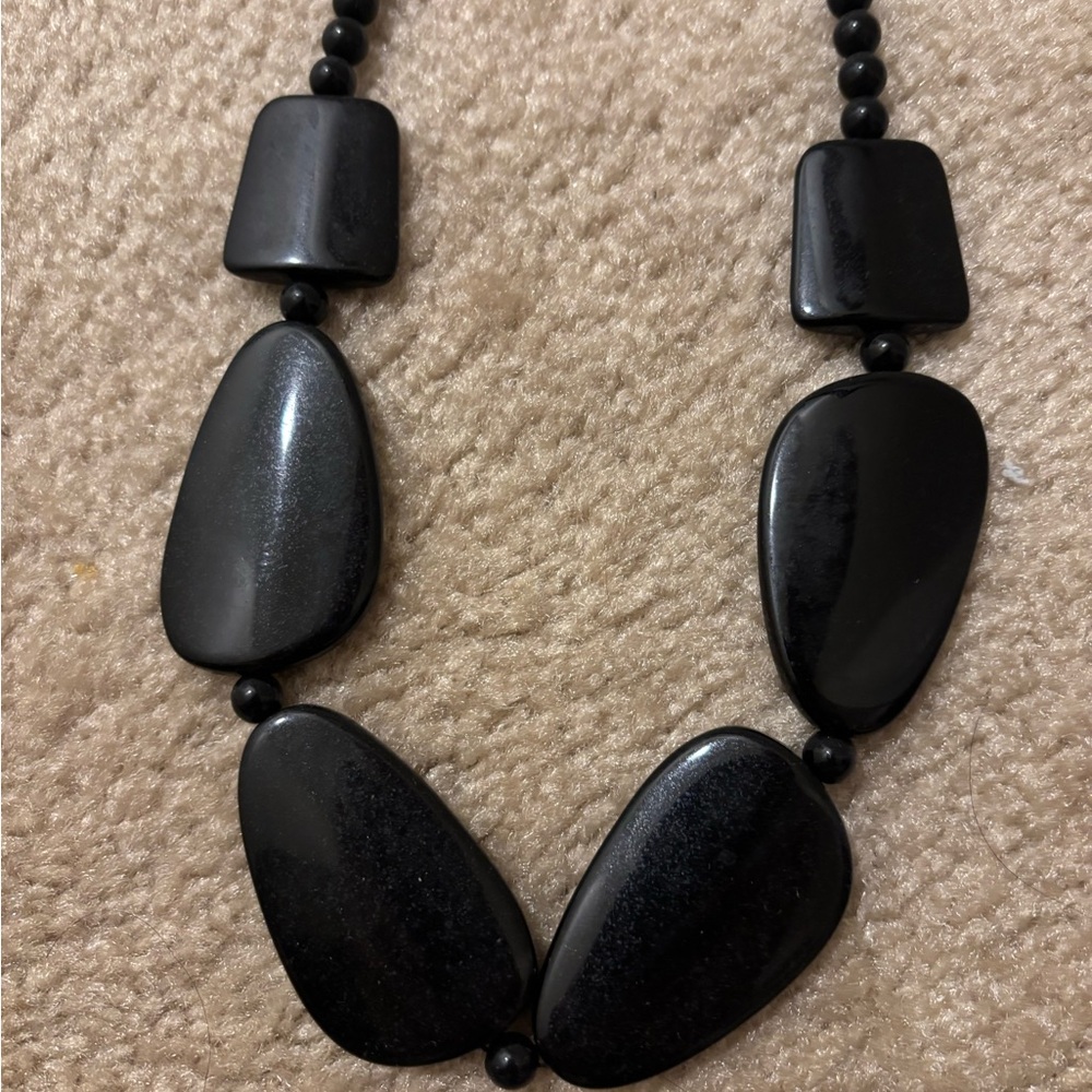 Elegant Black Chunky Necklace